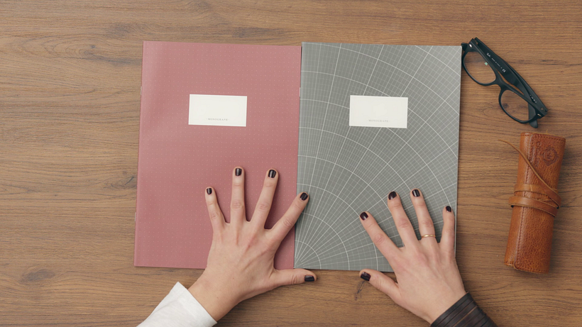 Dos cuadernos y un estuche de lapices que le encanta a la autora.