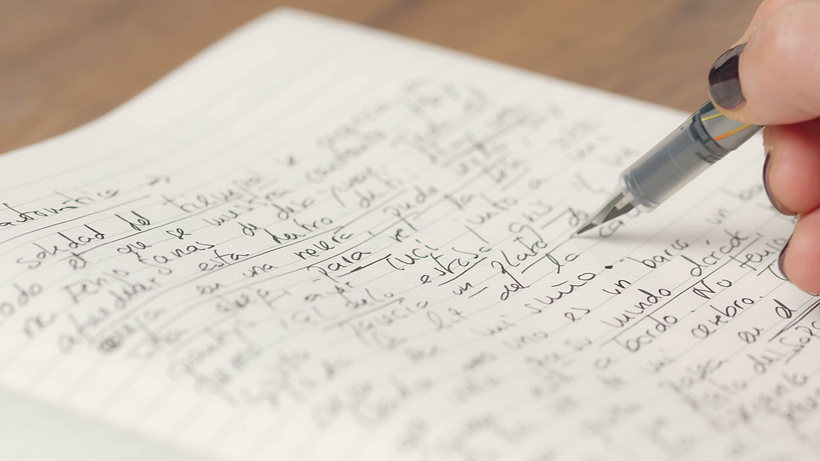 Cristina no utiliza el ordenador hasta que tiene todas sus ideas escritas en tinta y están ya claras en su cabeza.