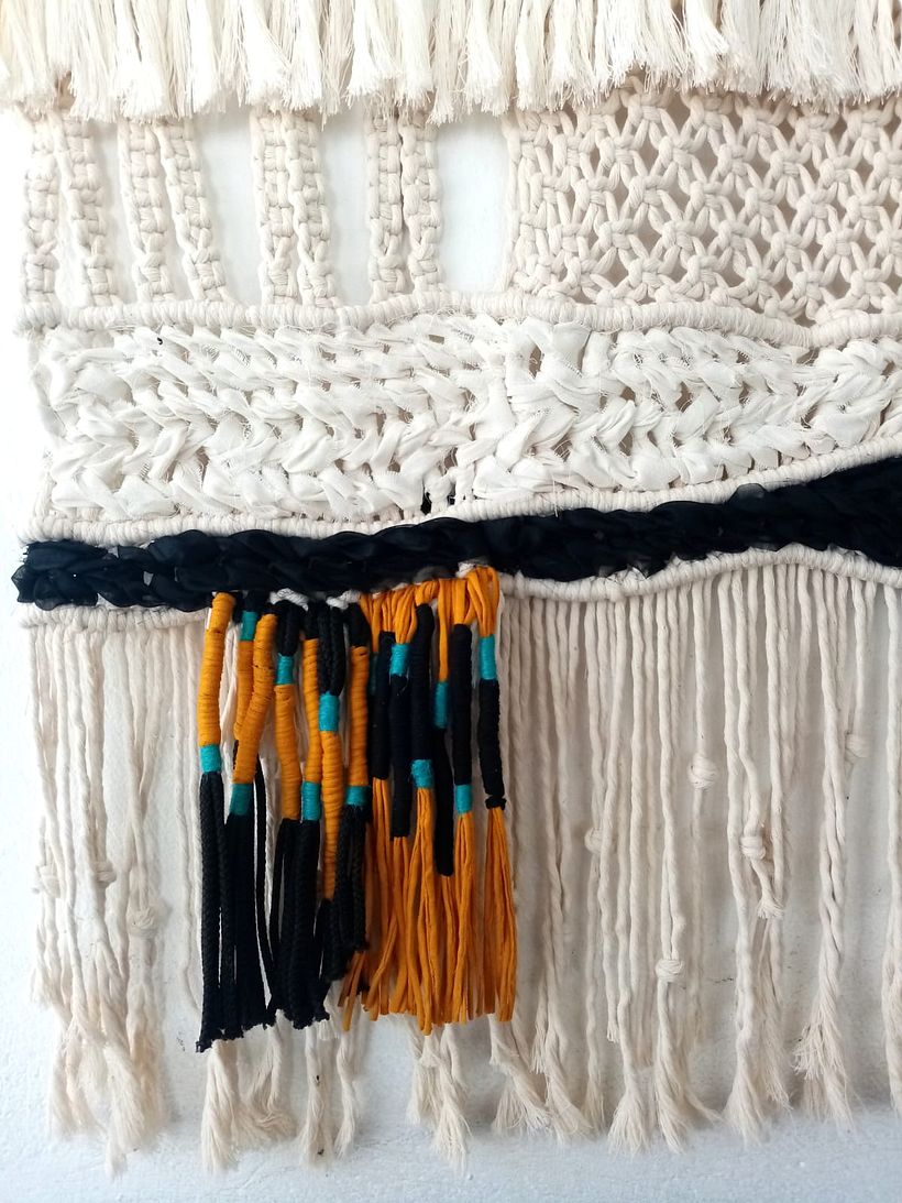 Mi Proyecto del curso: Introducción al macramé: creación de un tapiz decorativo Myriam 2
