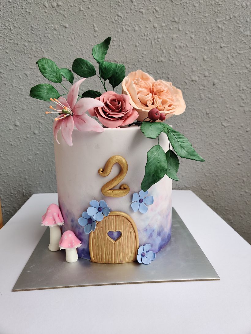 My project in Sugar Flowers for Cake Designs course 3