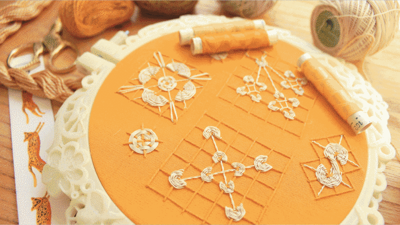 Descubre cómo generar piezas de bordado con increíbles tonos azulados junto a Bugambilo.