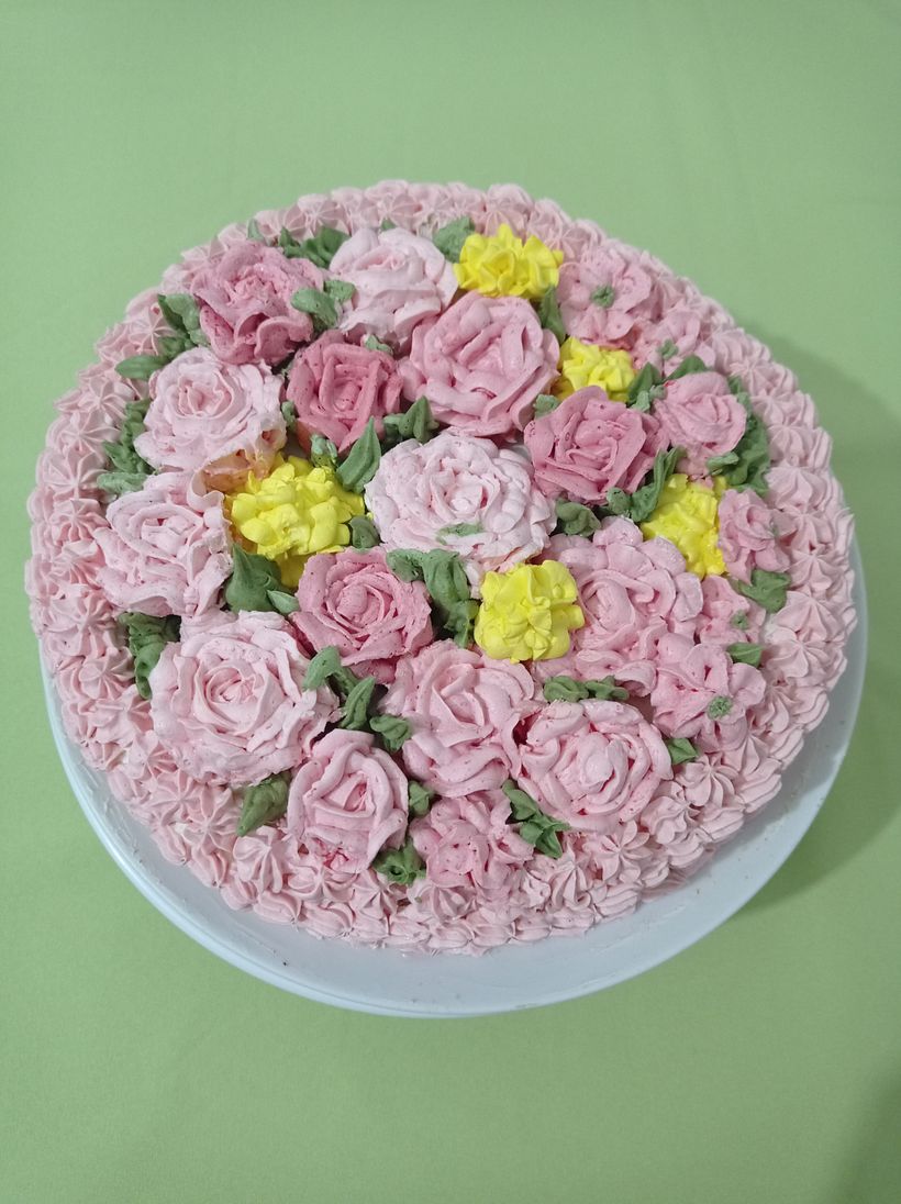 Mi Proyecto del curso: Flores de crema de mantequilla para cake design 2