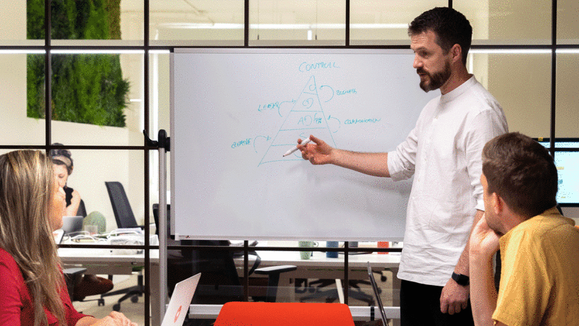 Descubre cómo ganarte un lugar en la industria creativa.
