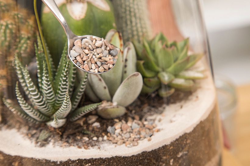 La cuchara te servirá para trabajar los materiales del suelo.