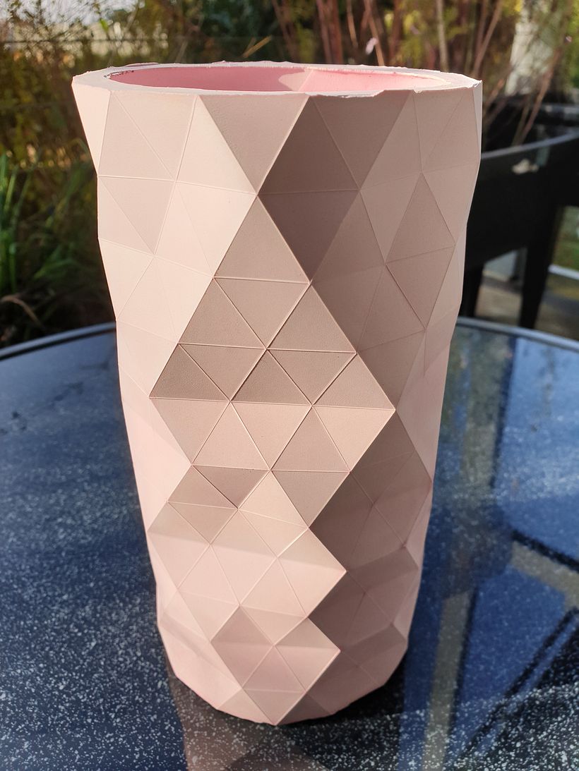 My second vase is made with Raysin 200 by Rayher