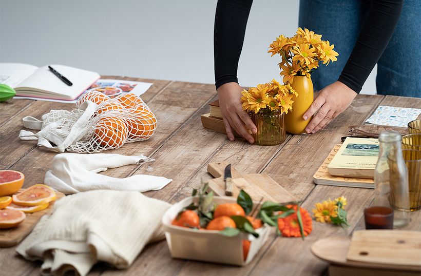 Practica fotografiando escenas cotidianas. Fotos del rodaje de Domestika del curso de Sandra Holmes. 