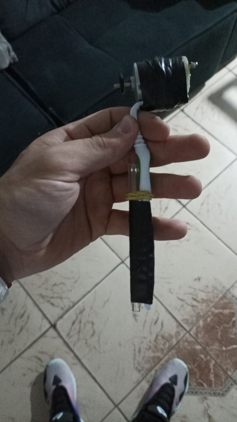 Es la máquina que use para tatuar, porque la que compre demora 15 días en llegar