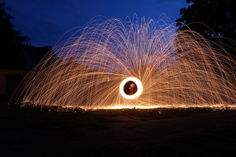 El light painting es una técnica artística que existe desde finales del siglo XIX. Fotografía de Karsten73 vía Pixabay.
