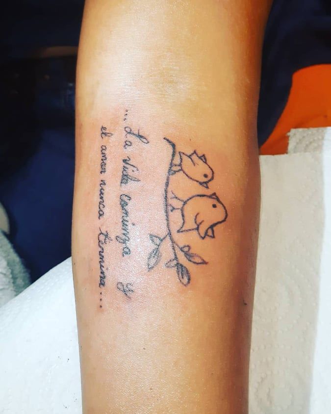 Mi Proyecto del curso: Tatuaje botánico con puntillismo 12