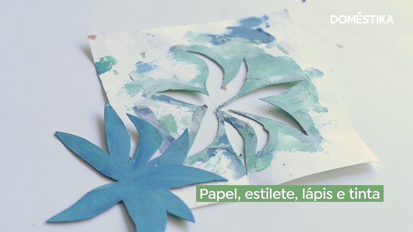 Para começar os seus experimentos, você precisará de papel, estilete, lápis e tinta