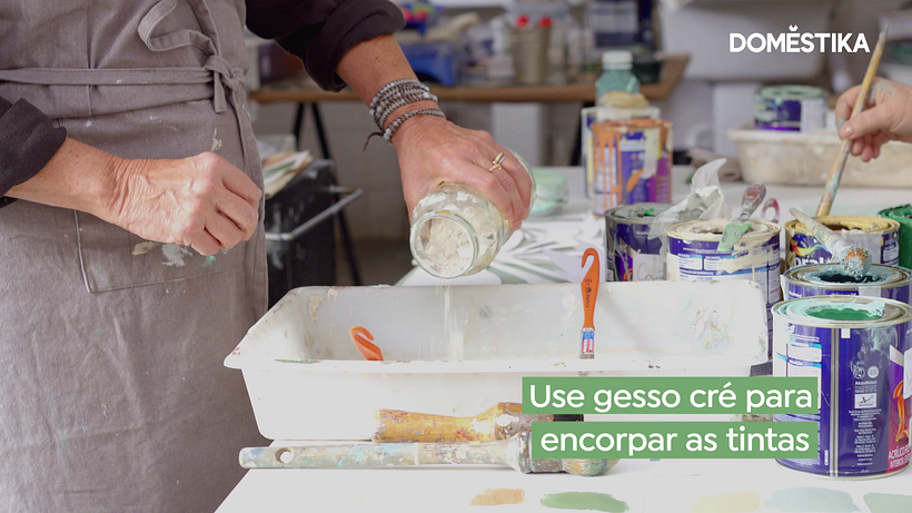 Utilize gesso cré para encorpar as tintas e adicionar uma textura que fará toda a diferença na impressão