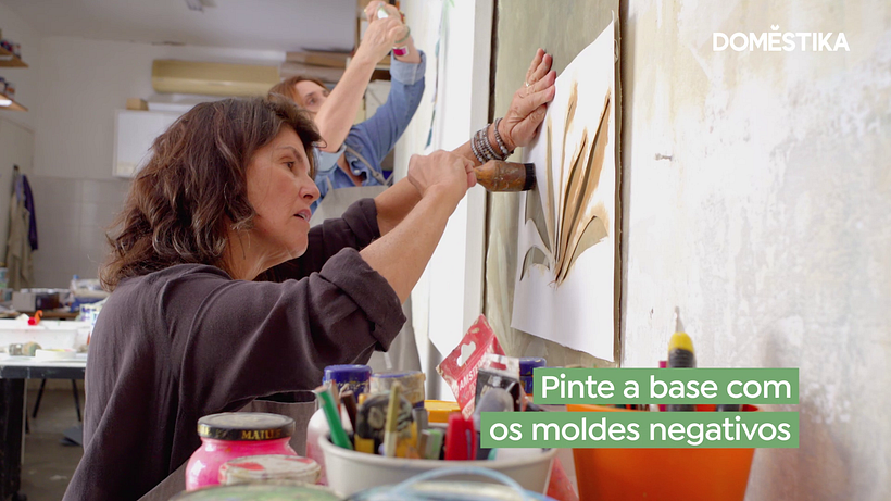 Comece a pintura sempre com a cor mais clara e os moldes negativos