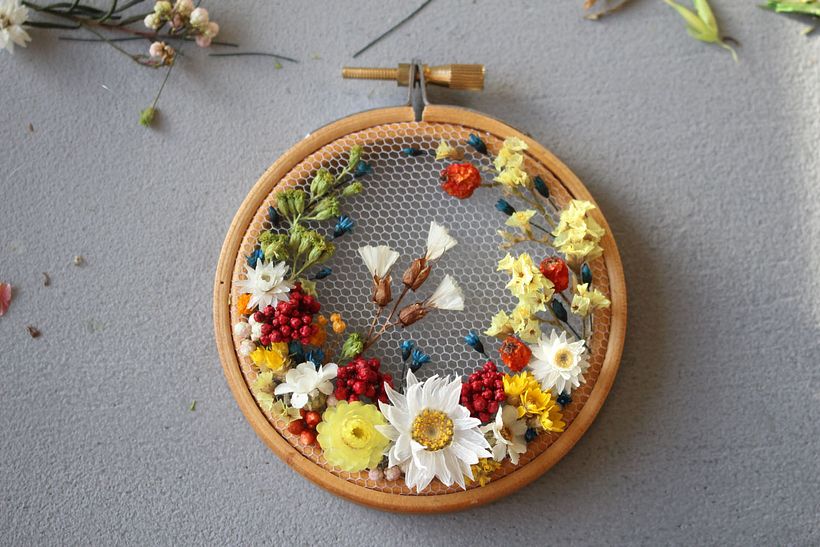 Mini flores en aros florales de tul 2