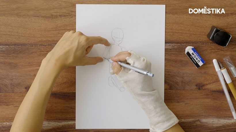 The lower and upper arm are the same length