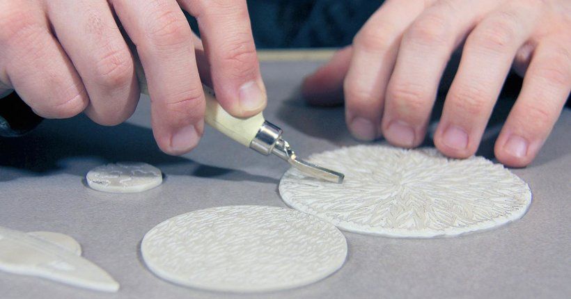 Aprende los aspectos del carvado del sello.