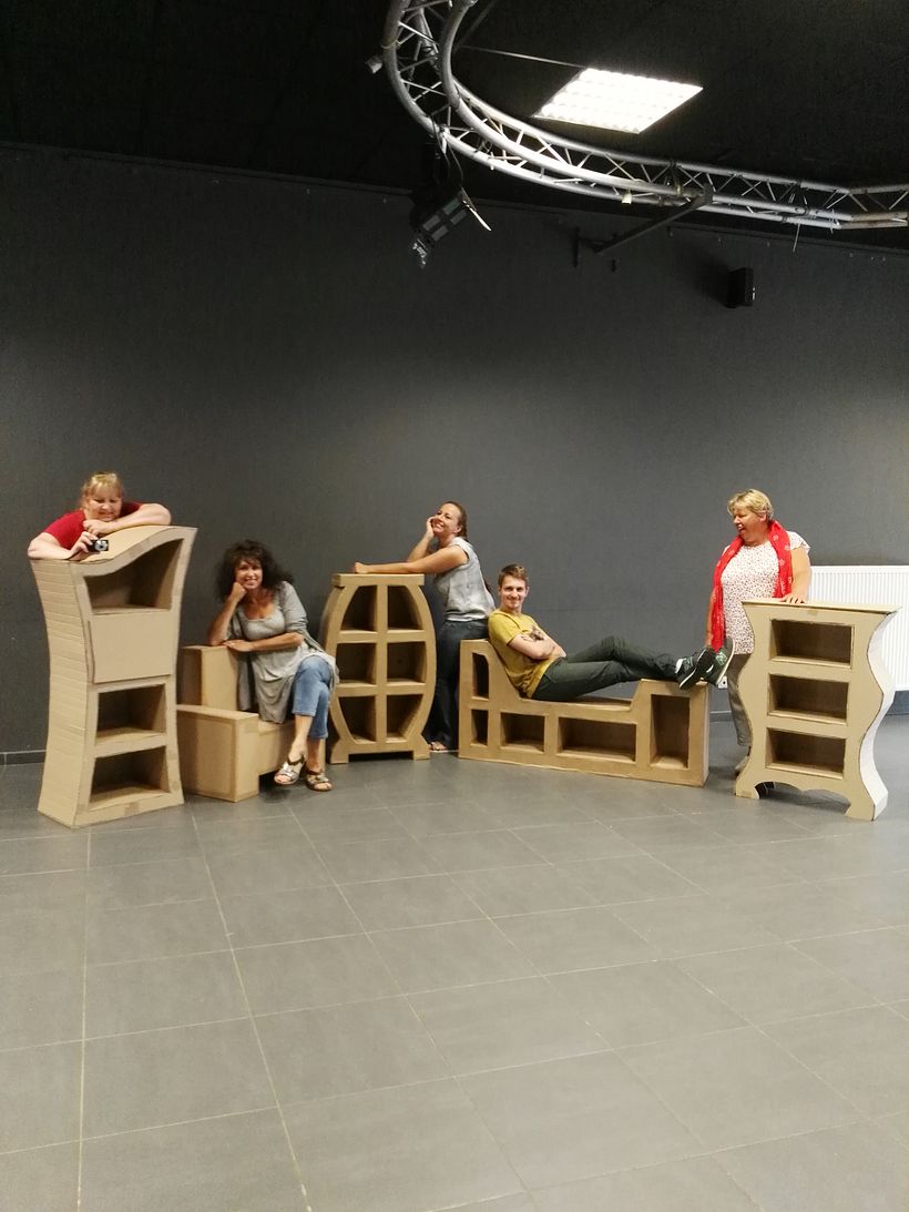 Stage création de meuble en carton  1