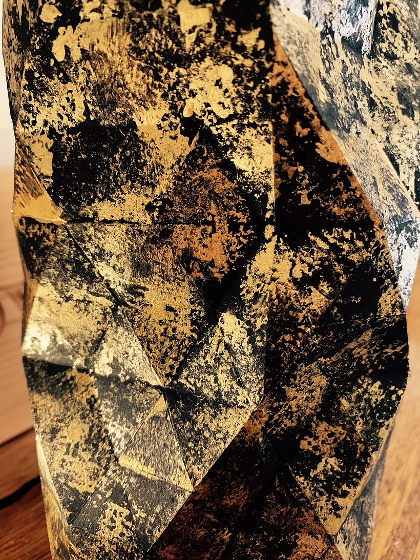 Black and gold vase 5