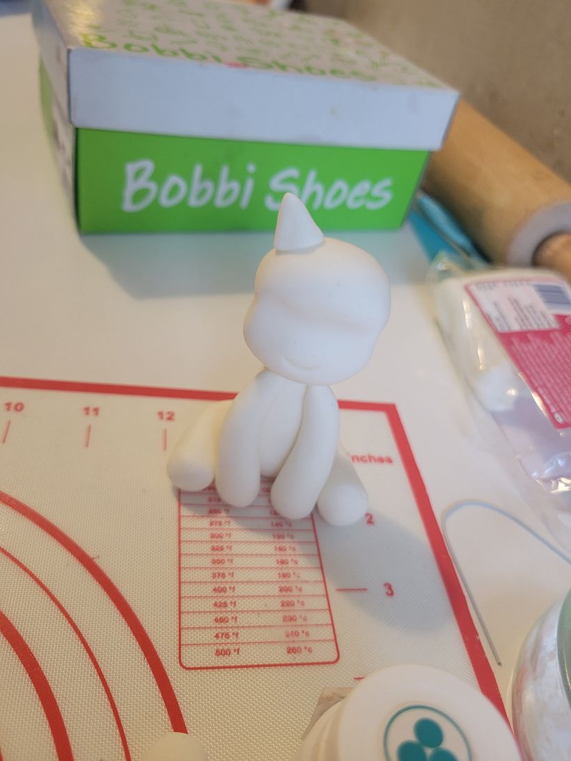 Mi Proyecto del curso: Modelado de personajes con pasta de azúcar 4