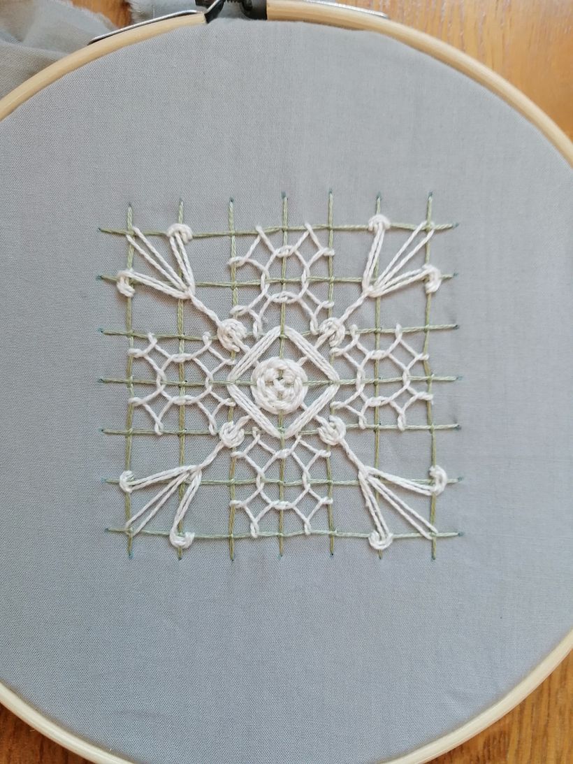 Mi Proyecto del curso: Bluework: cianotipia y bordado 12
