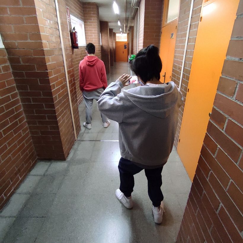 ELEMENT EN MOVIMENT I PES VISUAL A LA ESQUERRA