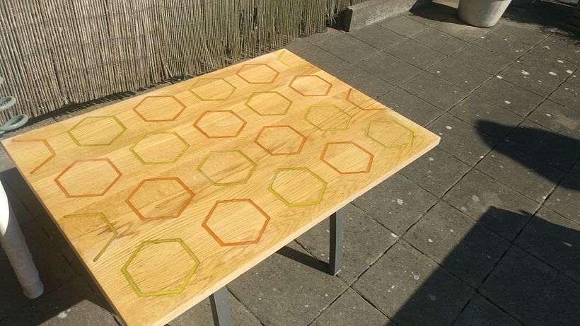 Finished coffee table with epoxy hexagon pattern