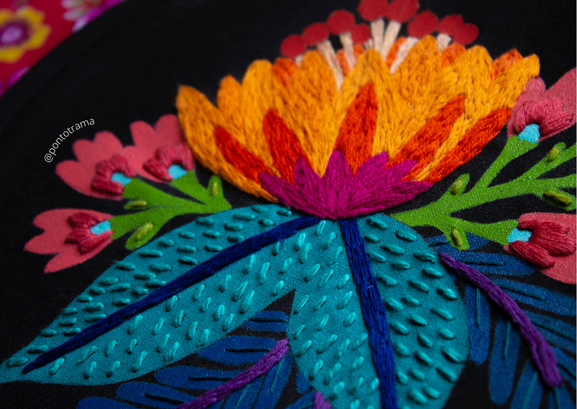 Meu projeto do curso: Composição floral com acrílico e bordado 5