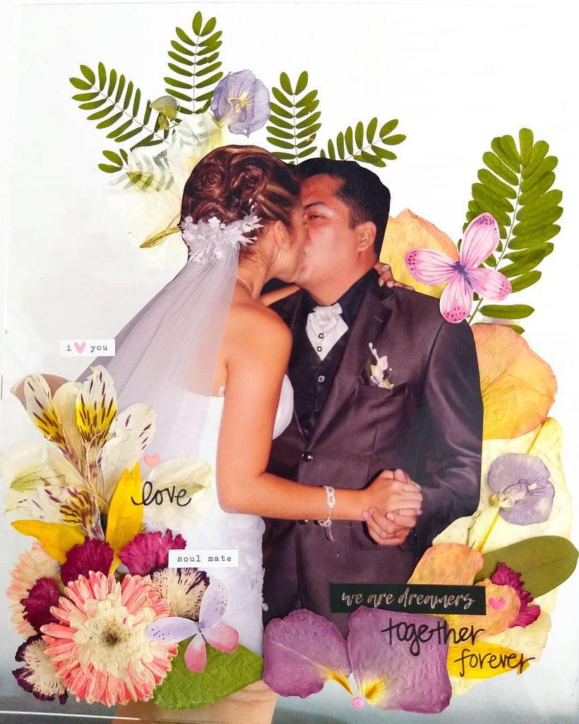 Me gusta hacer scrapbooking, y este LayOut con flores reales, es uno de mis mejores proyectos en la vida.