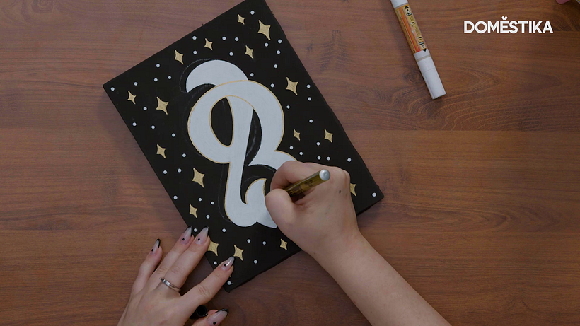 Contorne todo o desenho e faça o preenchimento