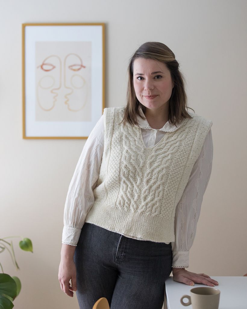 Cable knitted vest 1