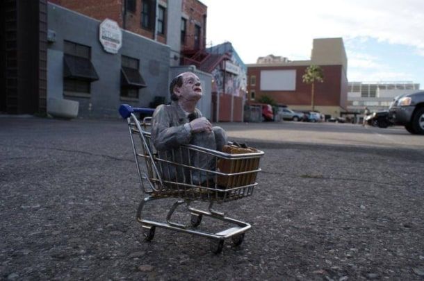 Travail cartographié sur Google Street Art. "Sans titre" par Isaac Cordal à Barcelone.