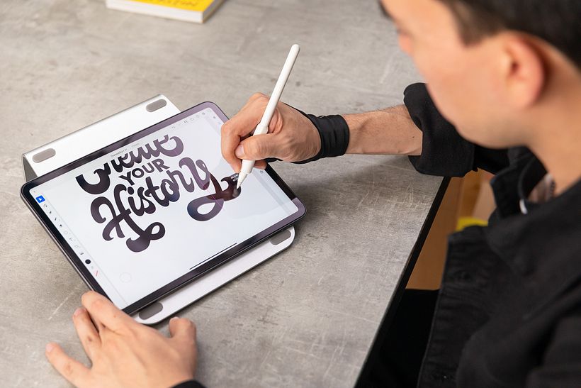 Descubre cómo distinguir a una marca o producto a través del lettering.