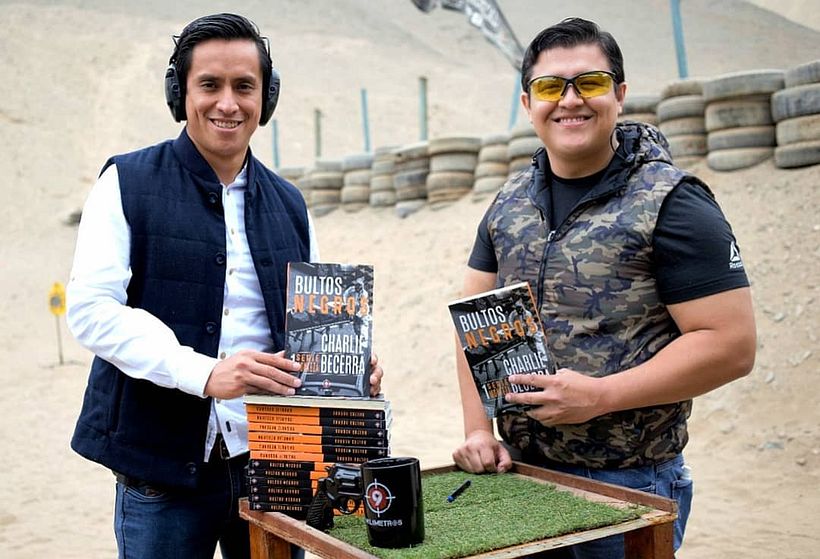 Un pequeño reto de puntería junto a mi editor. Adivinen quién ganó...