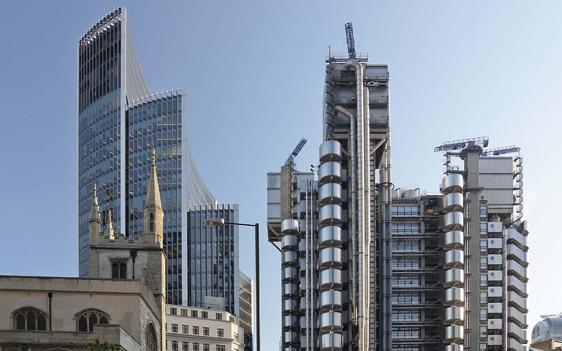 Image: Lloyds Building to the right, London, via Colin / Wikimedia Commons