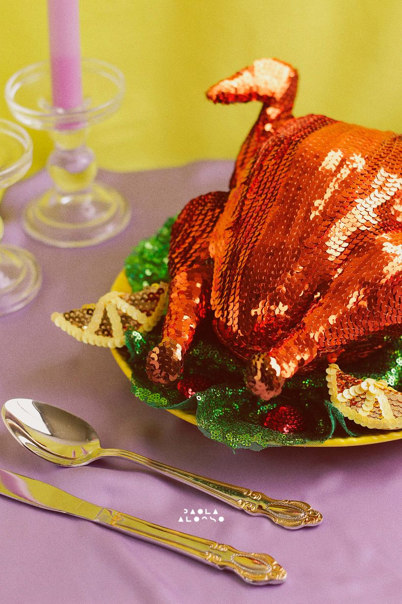 We play with a fun and colorful set that accompanies the turkey and gives it the realism we are looking for.