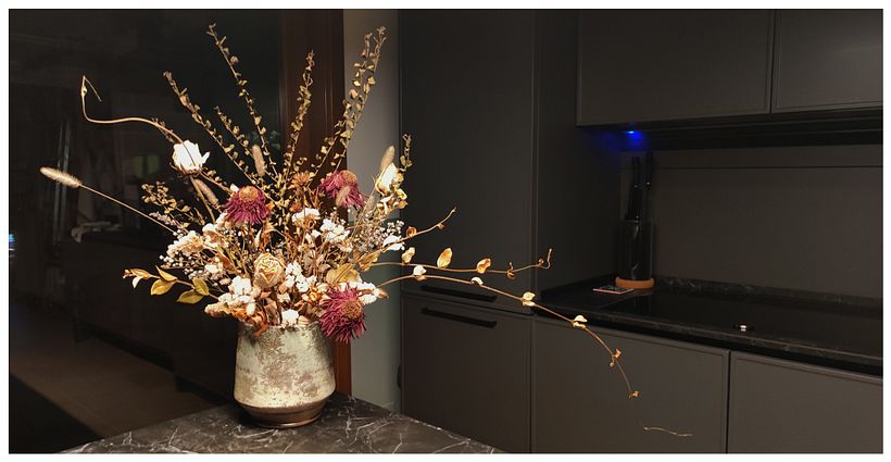 Il mio progetto del corso: Design di centrotavola con fiori essiccati e stabilizzati 6