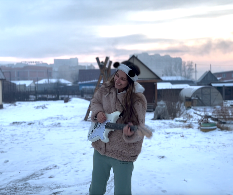 I wanted a video to divide visually on a cold bleak present and warm and colourful past filled with happy memories