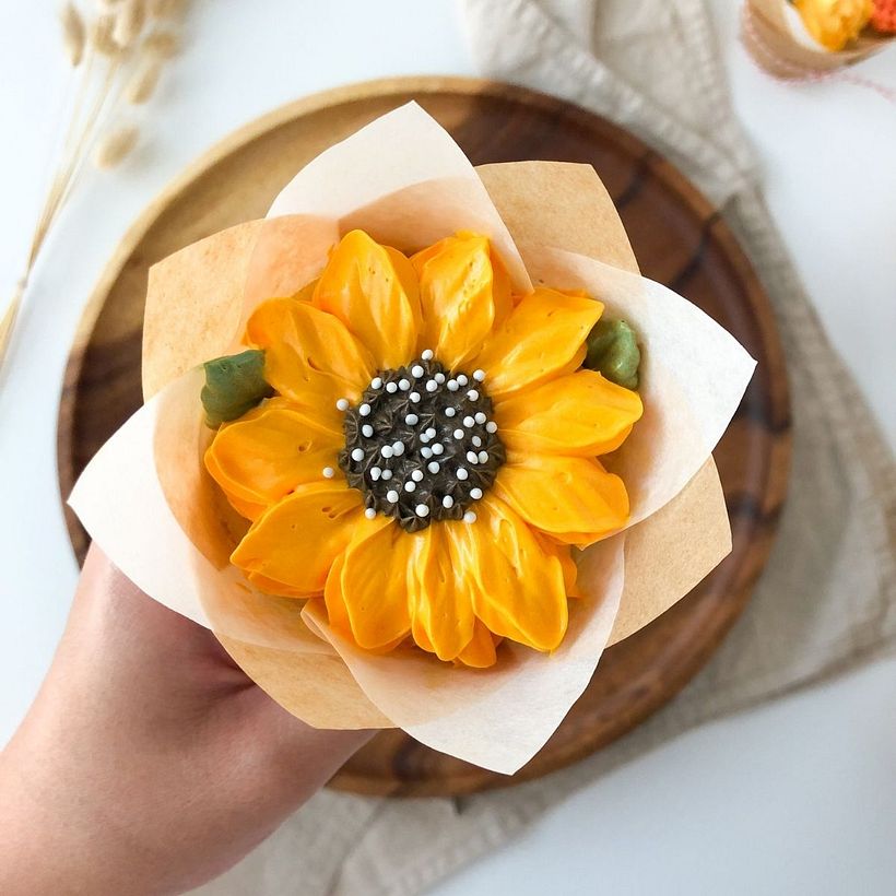 Sunflower Cupcake 1