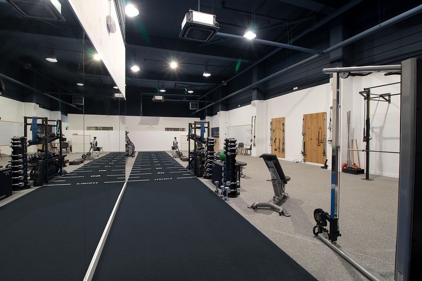 DISEÑO CENTRO MÉDICO DEPORTIVO AMS 9