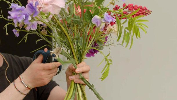 Vous pouvez ajuster la position et la hauteur de vos fleurs au fur et à mesure que vous travaillez.