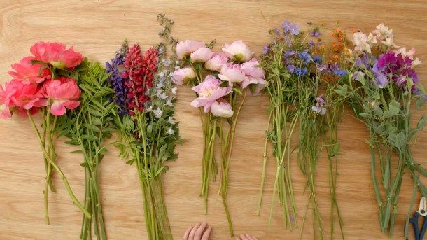Choisissez des fleurs « stars » et des fleurs « garnissages ».