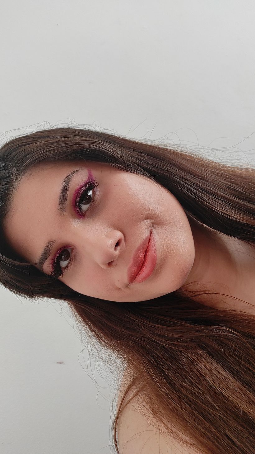 Mi Proyecto del curso: Introducción a las técnicas profesionales de maquillaje 11