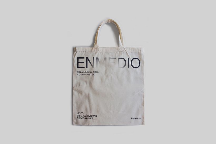 Enmedio. 3ª Edición de arte comprometido. - Sanat Yönetmenliği