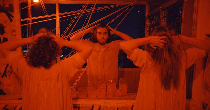 El dolor es un momento El valor es la fogata - Me llamo Sebastián - Video clip color Director Matías Bice 5