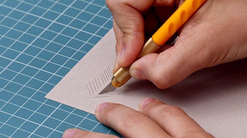 Haz líneas abiertas para crear texturas al reverso.