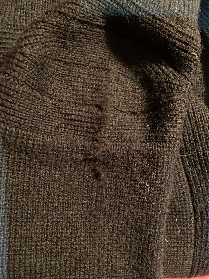 One of the elbows had a line of severe pilling.