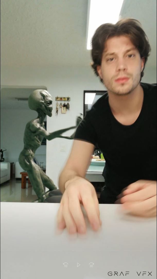 Alien Intruso (Campaña de marketing para mi Tiktok) 1