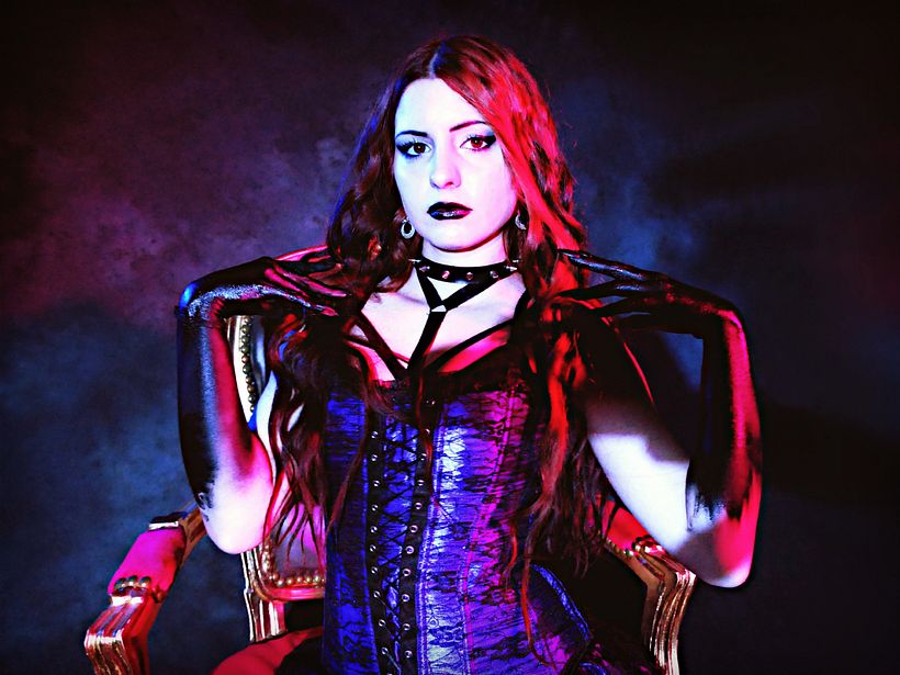 A dark and gothic study 4