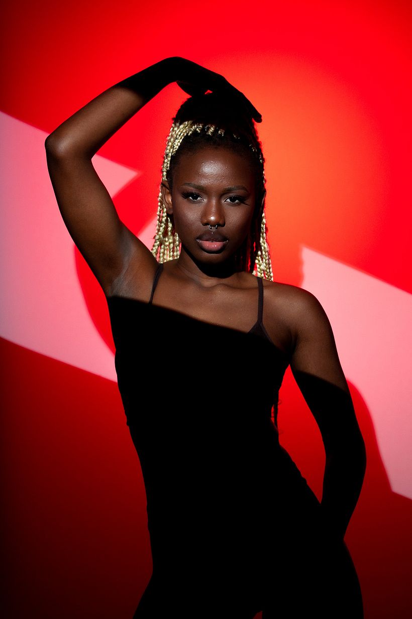 Red | Model: Iumara