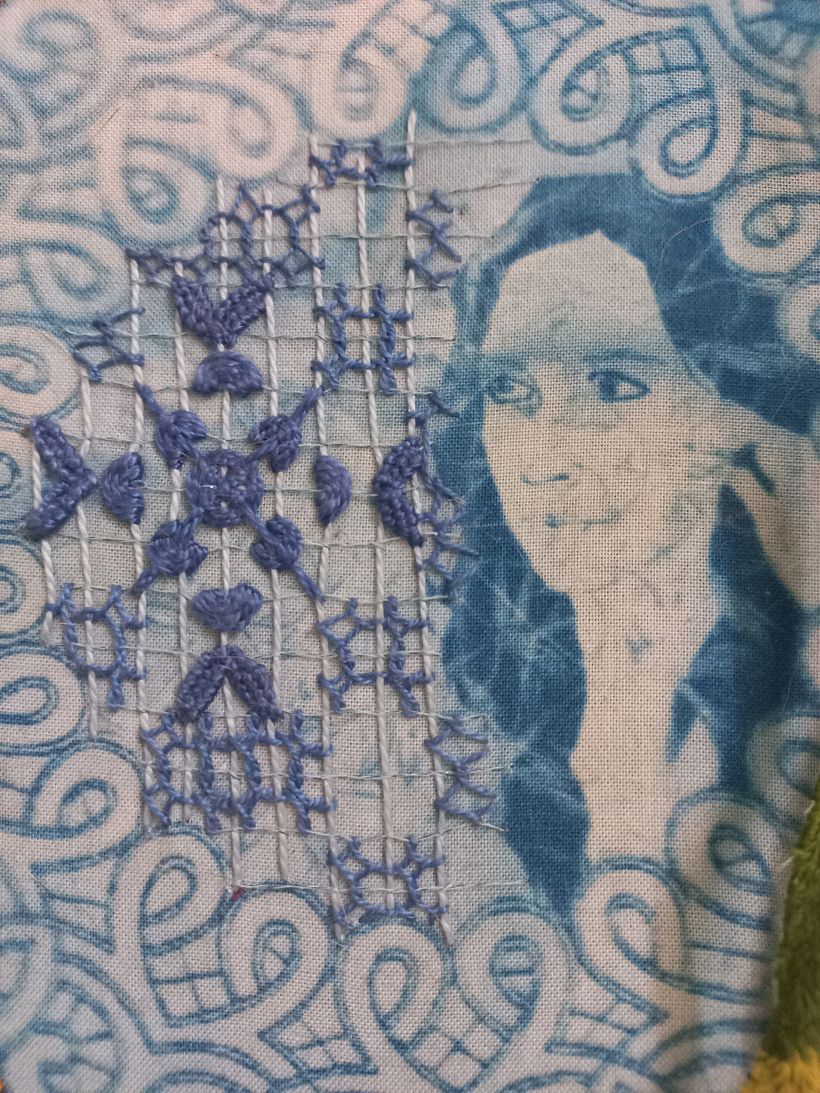 Detalle del filet lace, un poco chuequito.