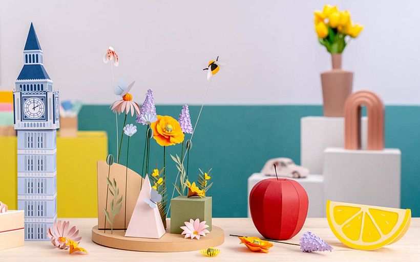 A range of paper sculptures that Sarah demonstrates in her course.
